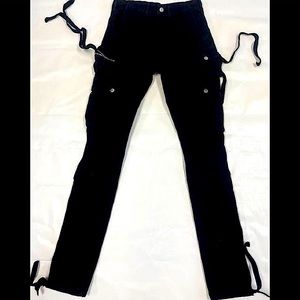 Gently loved Amiri 32w tactical cargo jean SALE!!!